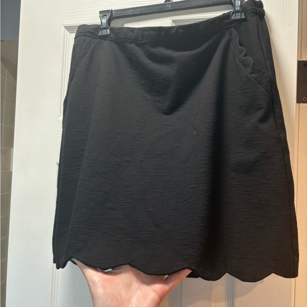 Skies Are Blue Black Scalloped Skirt - Picture 1 of 4